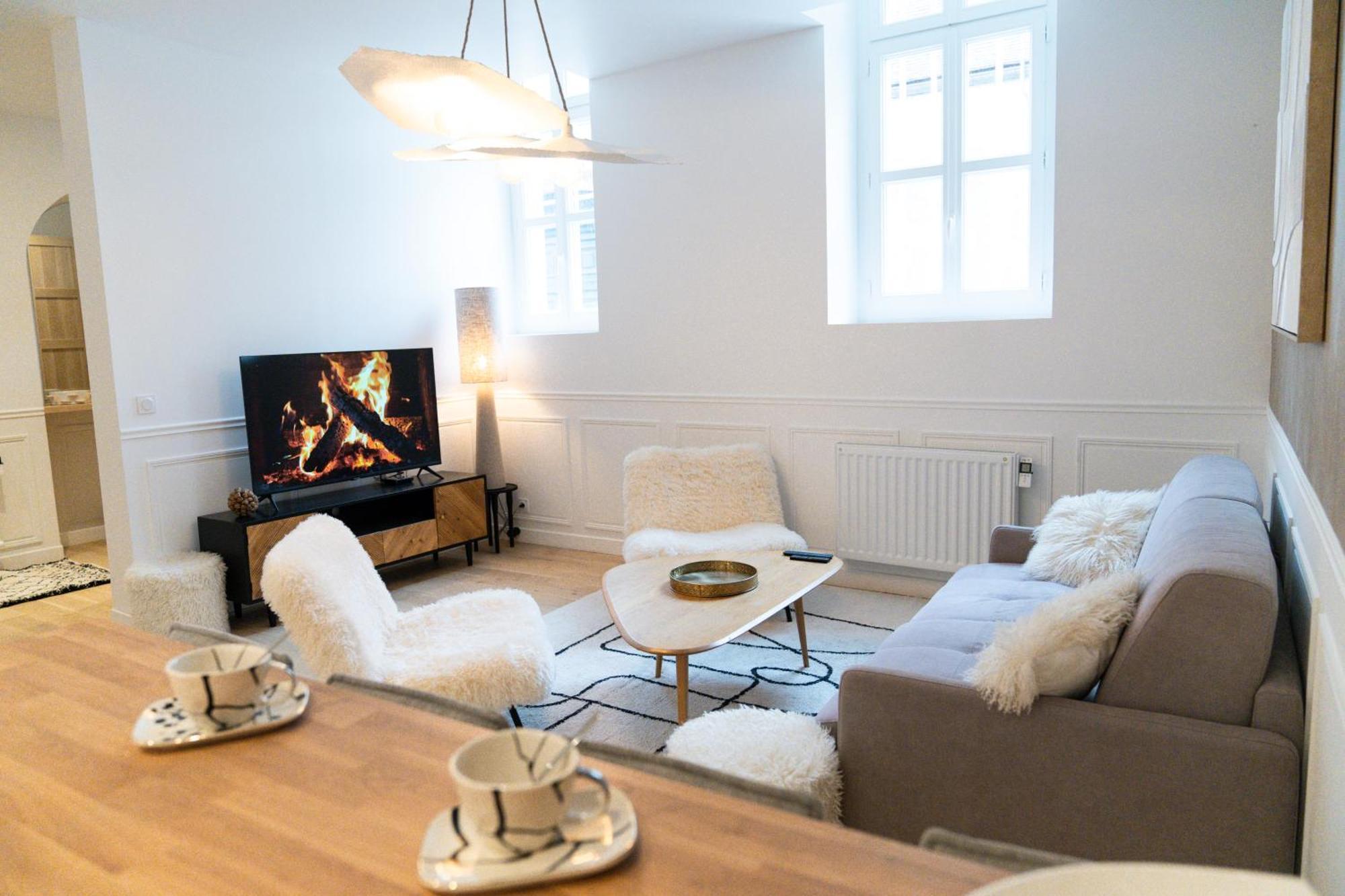 Velvet - Best Keys - Maison Duplex Elegante - Plein Centre Ville - Deco Minimaliste & Cosy - Literie Haut De Gamme - 2 Chambres Separees - Lit Queen Size & 1 Canape Convertible - Smart Tv - Wifi Fibre - Check-In Autonome Sens Exterior foto